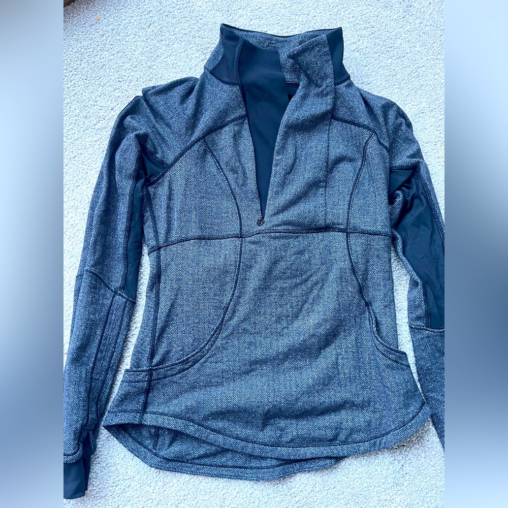 Lululemon 1/2 zip run top 8